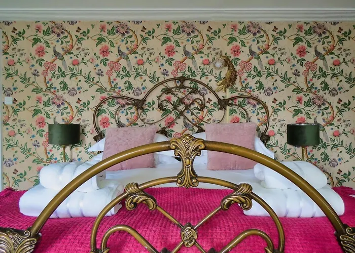 The Hall - Historic Grade I-Listed Jacobean Mansion