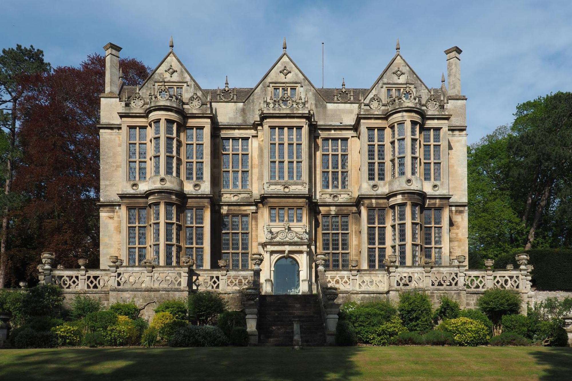 Casa rural The Hall - Historic Grade I-listed Jacobean Mansion *
