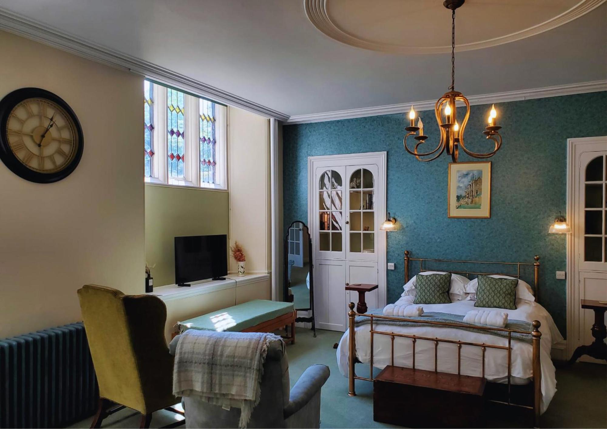 The Hall - Historic Grade I-listed Jacobean Mansion Bradford-On-Avon