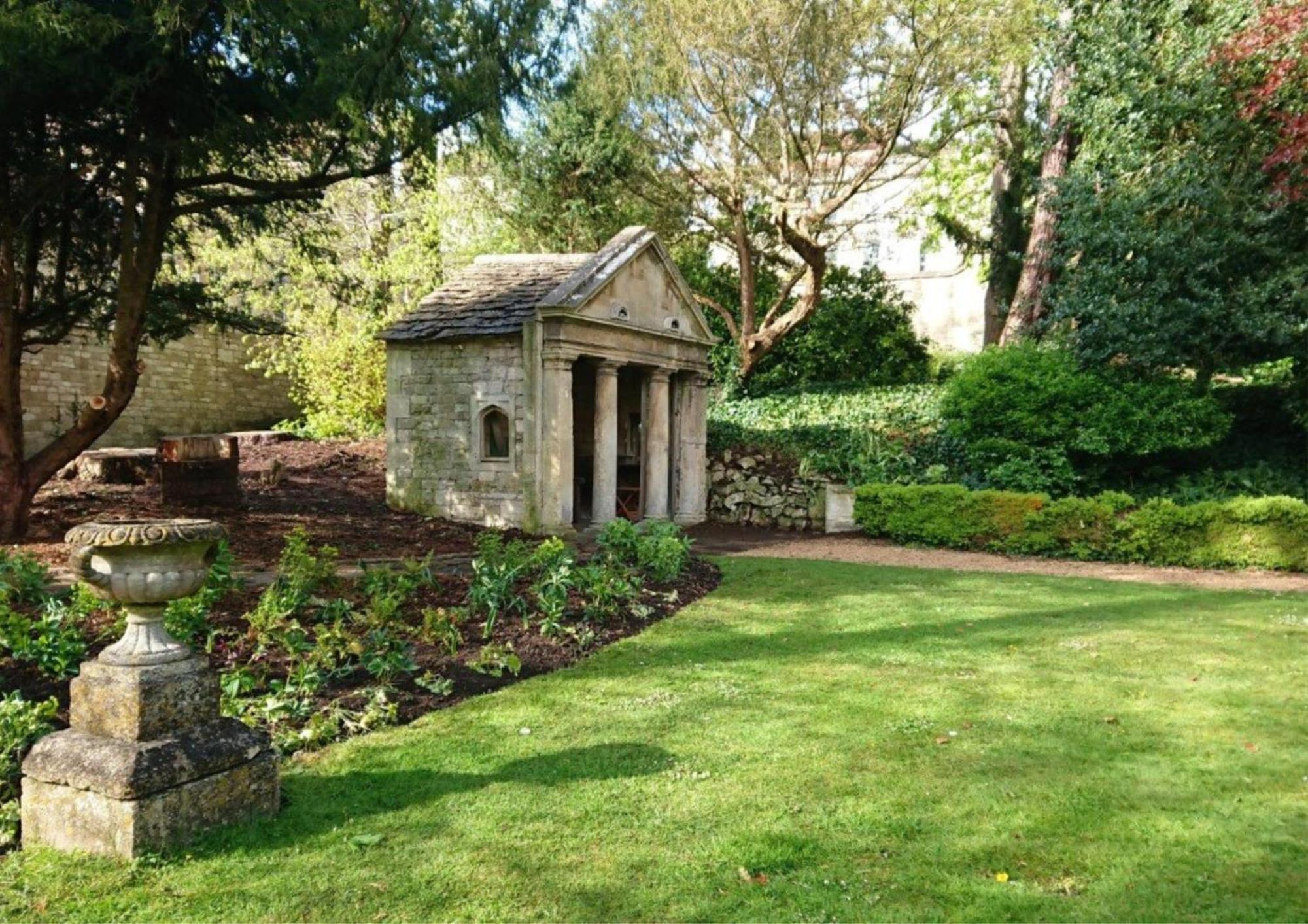 The Hall - Historic Grade I-listed Jacobean Mansion